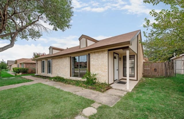 611 Stonehenge Drive - 611 Stonehenge Drive, Grand Prairie, TX 75052