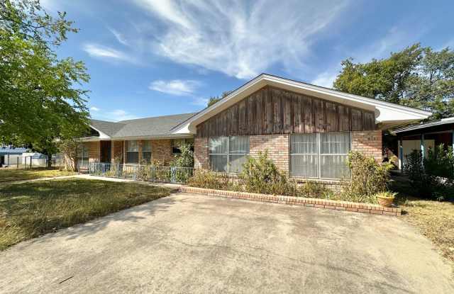 Price Drop + $500 Off 1st Months Rent! Viewable Now! photos photos