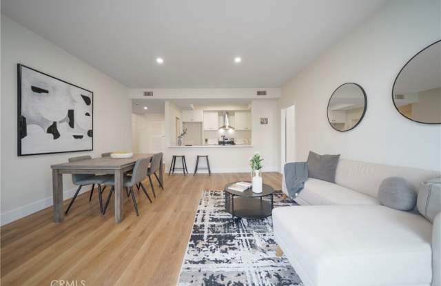 104 S Hayworth Avenue photos photos