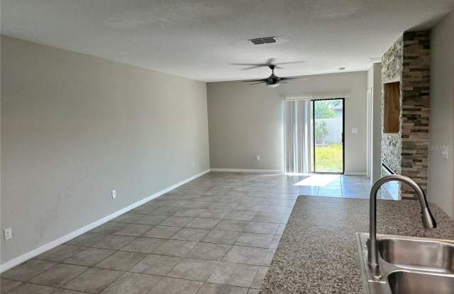 Beautiful large home Gallery 4