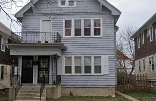 Charming 2-Bedroom Lower Duplex photos photos
