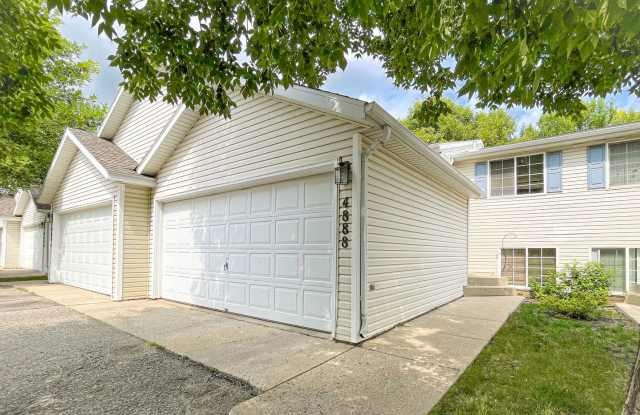 3 bedroom, 2 bath Townhome located in South Fargo! photos photos