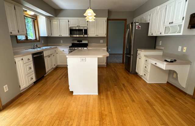 Maple Grove Single Family Home, Office, Family Room, Dishwasher, Deck, 2 Car Garage photos photos