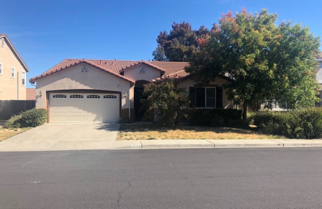 524 Christine Drive - 524 Nut Tree Court, Vacaville, CA 95687