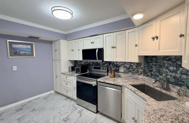 2425 PRESIDENTIAL Way Gallery 1