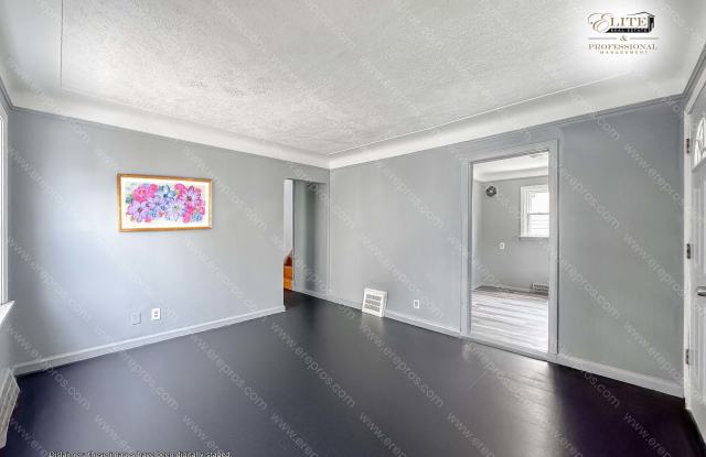 9134 Winthrop St Gallery 3