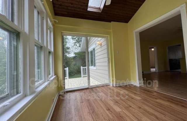 825 East Cleveland Avenue - 825 East Cleveland Avenue, Hobart, IN 46342