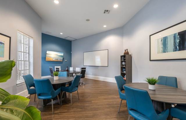 Jackson Square Apartments Gallery 4