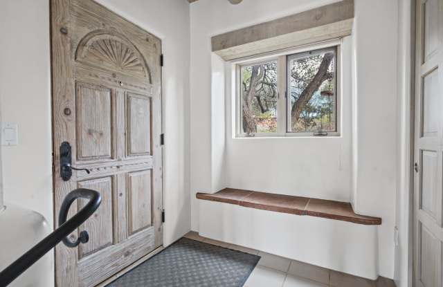 1350 Thunder Ridge Gallery 3