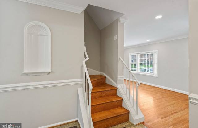8251 CLIFTON FARM Court Gallery 3