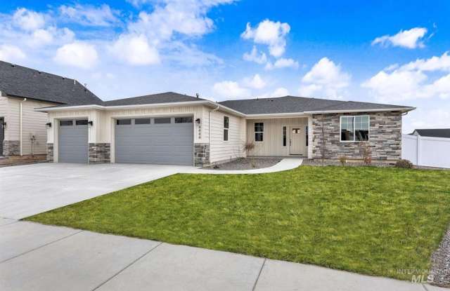 Immaculate Single-Level Home w/3-Car Garage photos photos