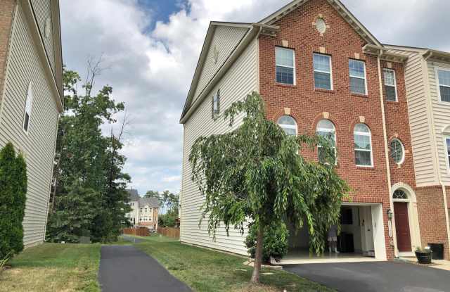 25192 BEACH PLACE Gallery 4