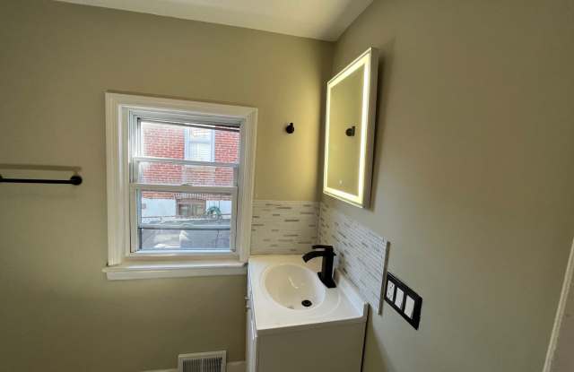 Ohio Ave, Trenton, NJ well-maintained 3-bedroom, 1-bath home photos photos