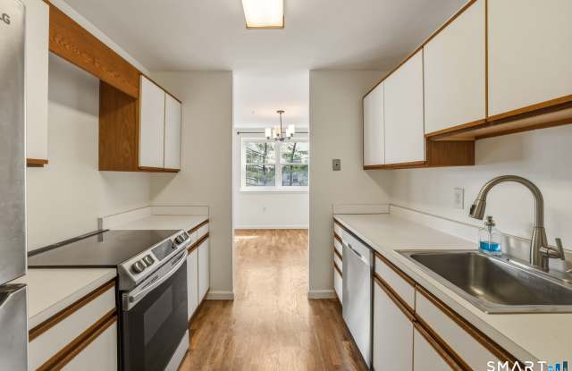889 Farmington Avenue unit: 3F photos photos