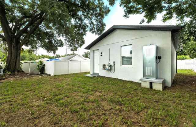 8714 NORTH HIGHLAND AVENUE photos photos