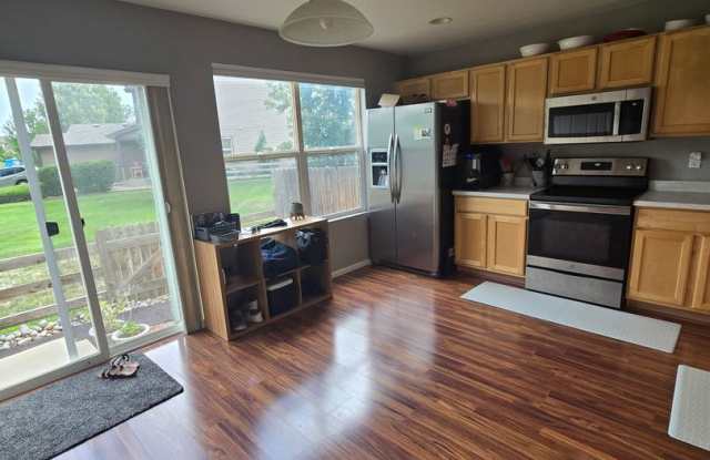Updated 3BR Townhouse with Garage Available for August! photos photos