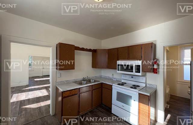 1267 Doty Street - Lower Gallery 2