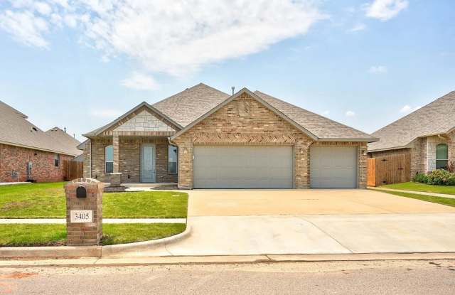 Charming 3-Bedroom Home with 3-Car Garage in Moore! photos photos