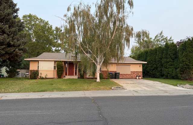 3 Bedroom Montlake Rambler Gallery 1