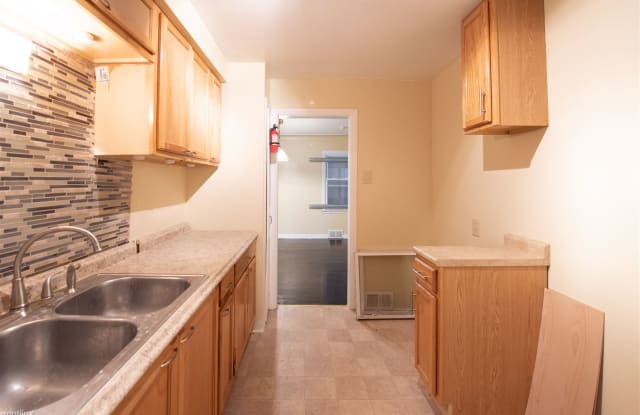 15686 Saratoga St - 15686 Saratoga, Detroit, MI 48205