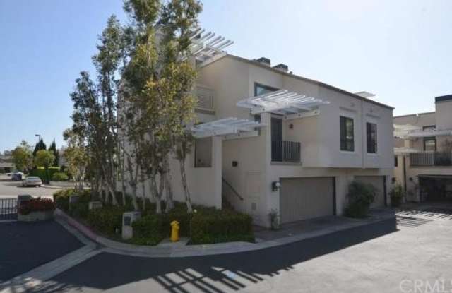 28 Longshore Gallery 2