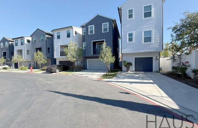 Modern Farmhouse-Style 2Bed 2.5Bath Twenty8 Walk Gated Community photos photos