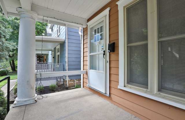NEWLY RENOVATED NORTH CAMPUS - 6 BEDROOM 4 FULL BATHROOMS. THIS ONE HAS IT ALL! Gallery 3
