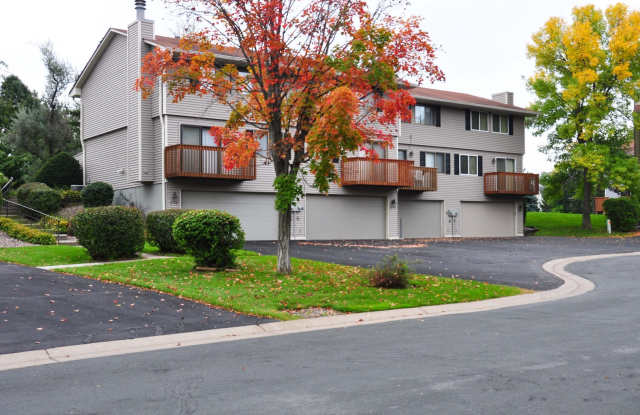 3 Bed / 1.5 Bath End-Unit Townhome Ready September 1st! - 4338 Chatsworth Circle, Shoreview, MN 55126