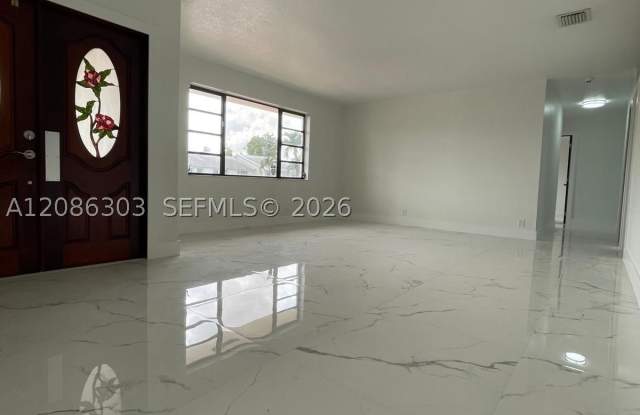 14041 SW 40th Ter Gallery 3