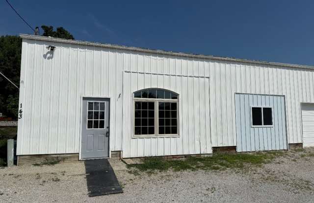 Blue Mound 1 bed, 1 bath photos photos