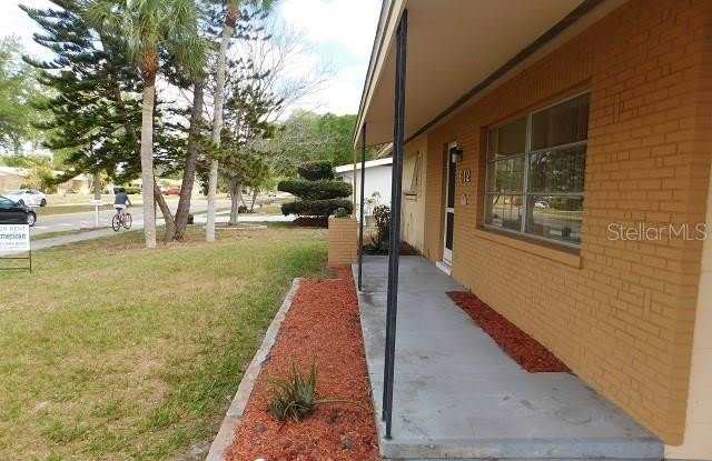 612 SHAMROCK Boulevard Gallery 4