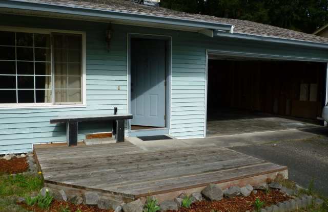 583 NE Conifer Drive Gallery 2