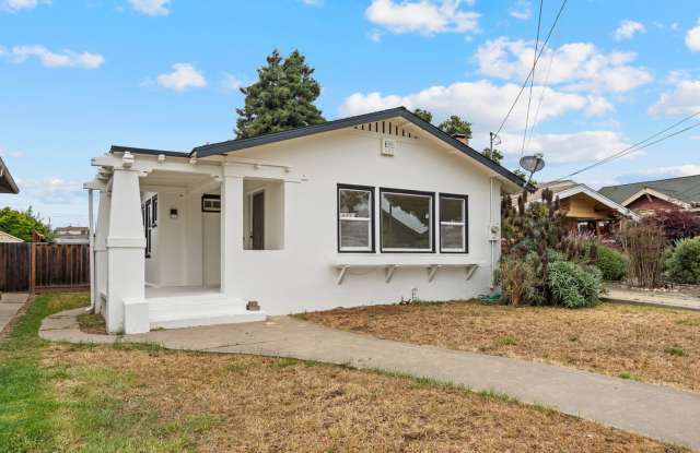 Beautifully Remodeled Home - 417 Palm Avenue, Watsonville, CA 95076