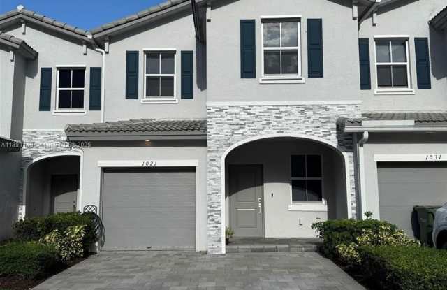 1021 SE 27th Ter photos photos 1021 SE 27th Ter photos photos