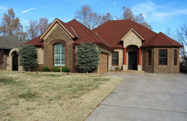 AVAILABLE NOW! Luxury Living in Bethany — Stunning 2 Bed + Study with High-End Finishes! photos photos