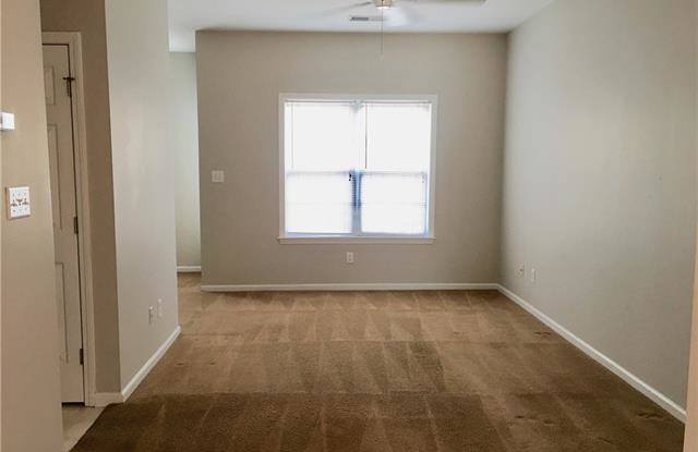 2105 Lennoxshire Square Court Gallery 2
