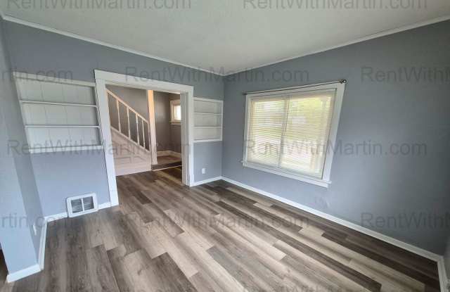 FOR RENT- 310 N Frederick Oelwein IA MOVE IN PROMO 1ST MONTH FREE **Pets ok with conditions** Gallery 4