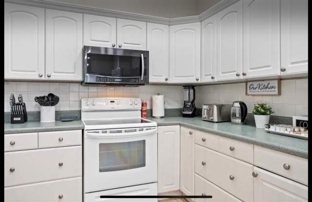 7924 GOLDEN POND Circle Gallery 4