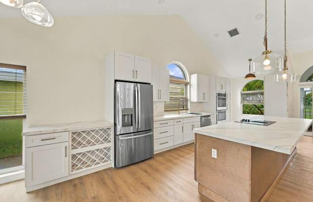 2398 SARATOGA BAY Drive Gallery 4