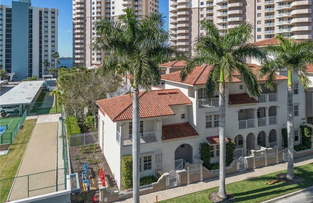 2110 W 1st Street unit: 103 photos photos