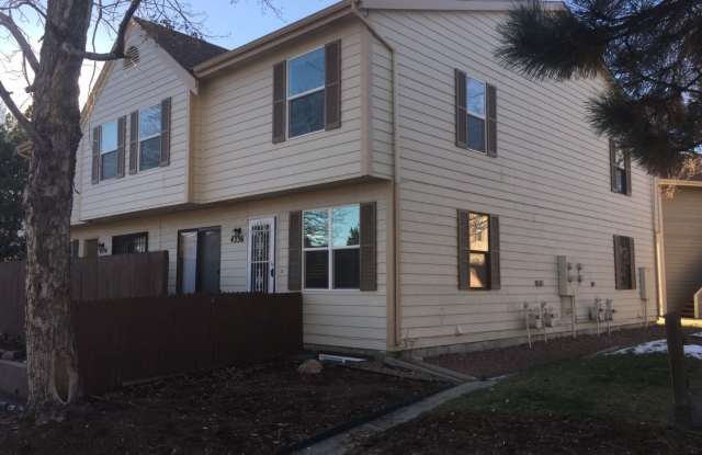 Nice 3 Bedroom Unit Near Everything!! photos photos