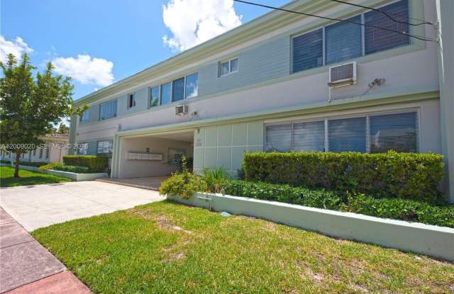 2250 Bay Dr photos photos