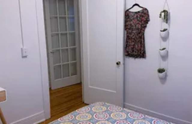 551 West Wellington Avenue Gallery 2