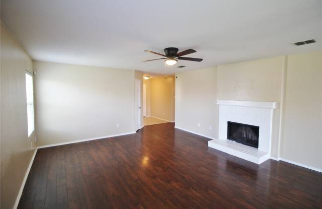 321 Briar Oaks Drive Gallery 2