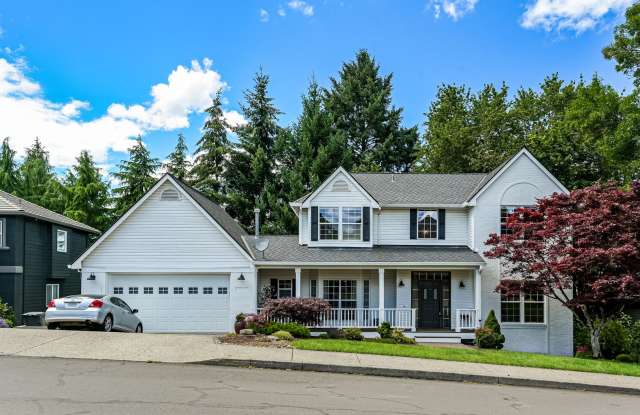 3 Bed 2.5 Bth Upper Floor Unit + A/C + Fireplace + Large Deck photos photos