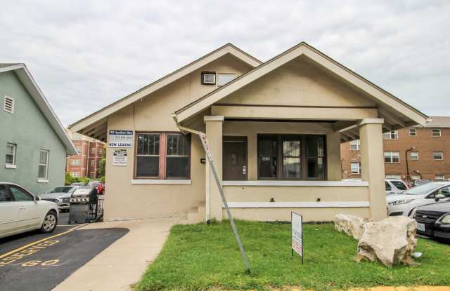 Awesome 5bed/2bath house, Amazing location! Gallery 1