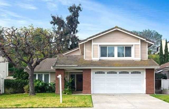 Spacious and modern 3 bedroom home within the prestigious Terraces of Cantebria subdivision. photos photos