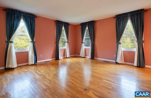 540 ROCKY HOLLOW RD Gallery 4