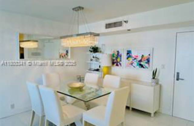 19101 Northeast 36th Place Gallery 4