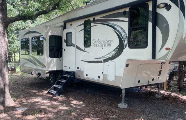 2016 Palomino RV - 4501 Texas 199, Parker County, TX 76082